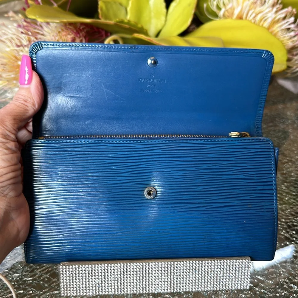 LOUIS VUITTON TOLEDO BLUE EPI WALLET GUC